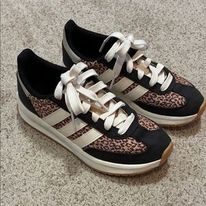 Adidas Run 70s girls’ Black and Leopard Sneakers